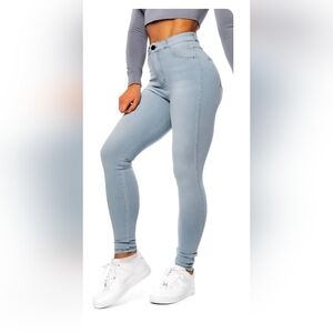 FITJEANS Sky Blue Denim high Waisted Skinny Jeans. M/28